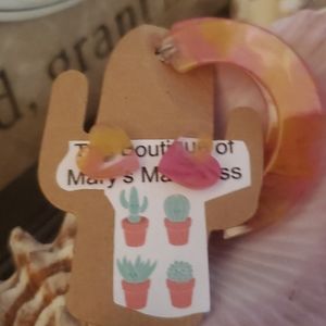 2 pairs of Trendy acrylics earrings stunning